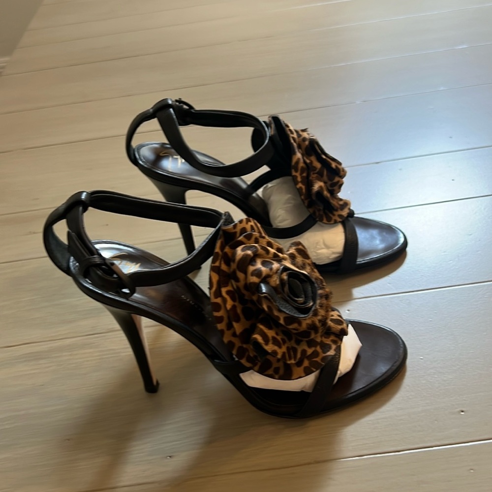 Giuseppe zanotti flower sandal